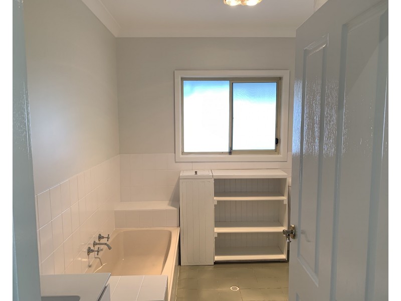 1 Berrellan Street, Greenwell Point NSW 2540