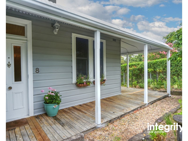 8 Tarawara Street, Bomaderry NSW 2541