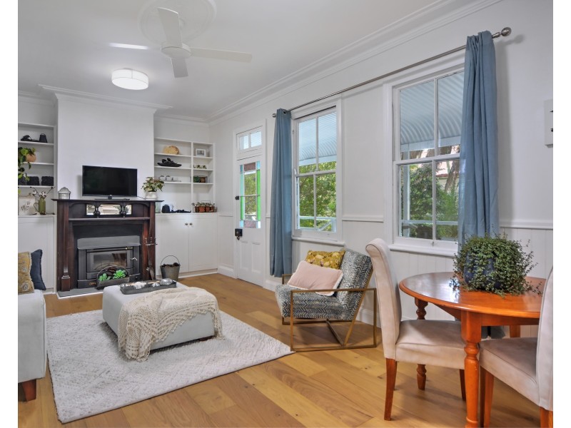 8 Tarawara Street, Bomaderry NSW 2541