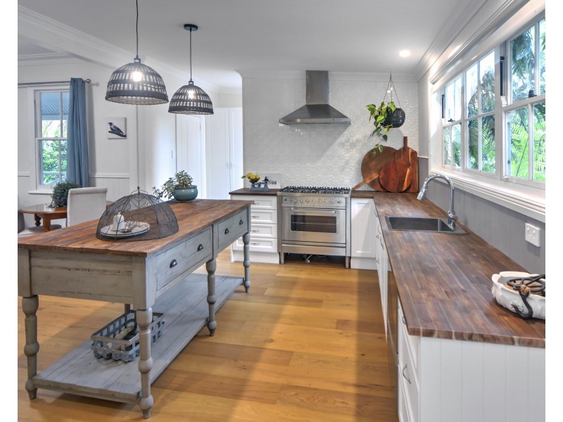 8 Tarawara Street, Bomaderry NSW 2541