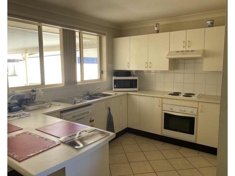 5 Guinea Flower Crescent, Worrigee NSW 2540