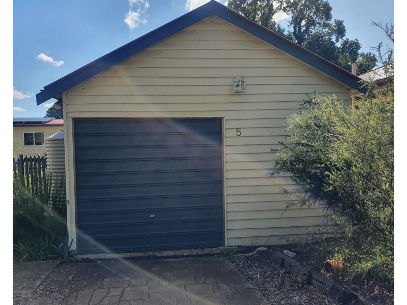 5B Leatham Avenue, Nowra NSW 2541