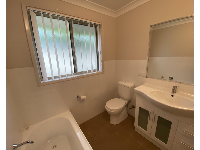 2/123A Meroo Road, Bomaderry NSW 2541