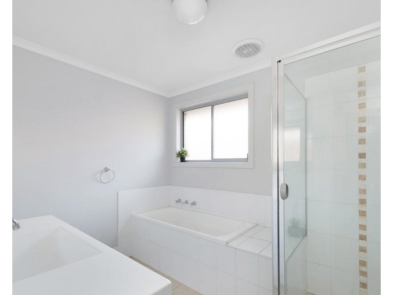 7 Flannelflower Avenue, West Nowra NSW 2541