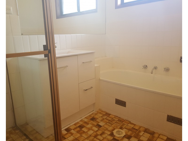 32 Park Road, Nowra NSW 2541