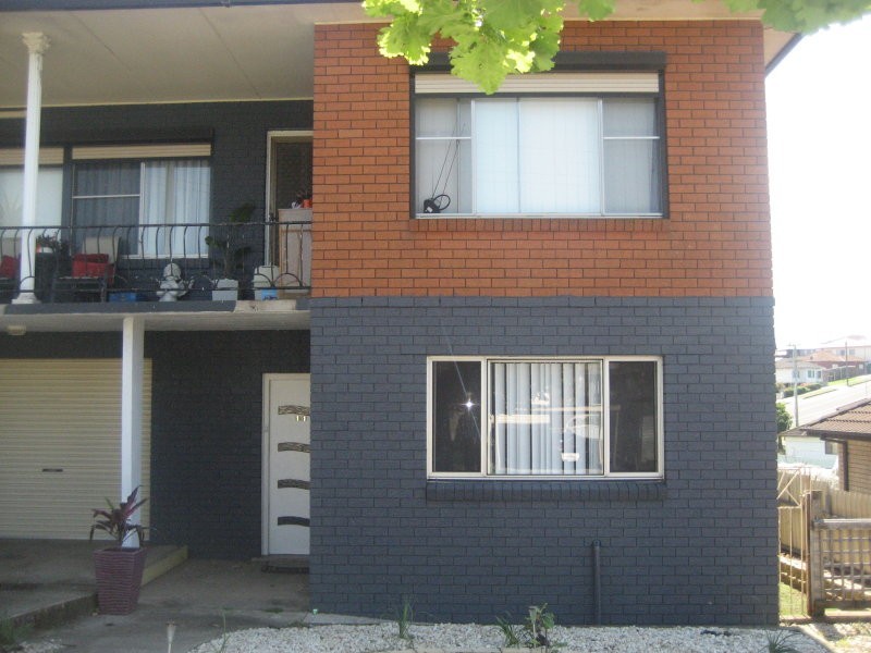 1/1 Denise Street, Lake Heights NSW 2502