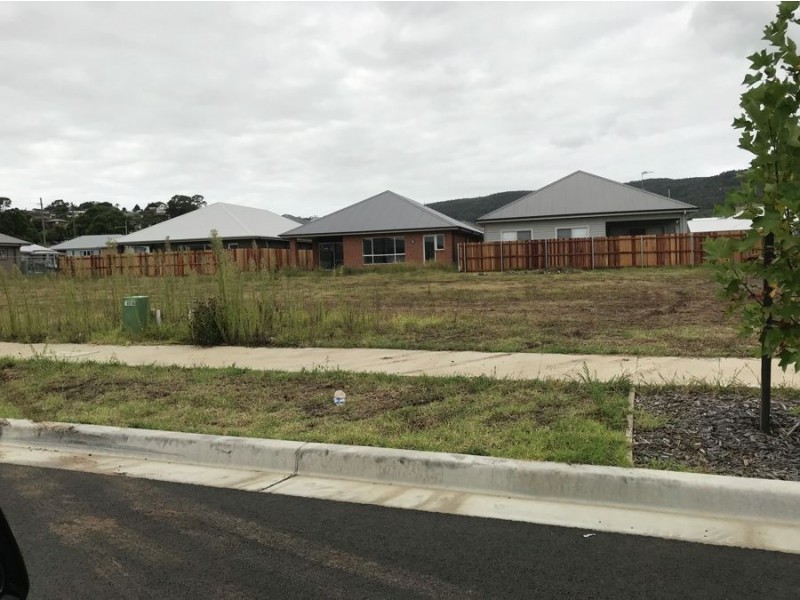 18 & 20 Tallowa Street, Tullimbar NSW 2527