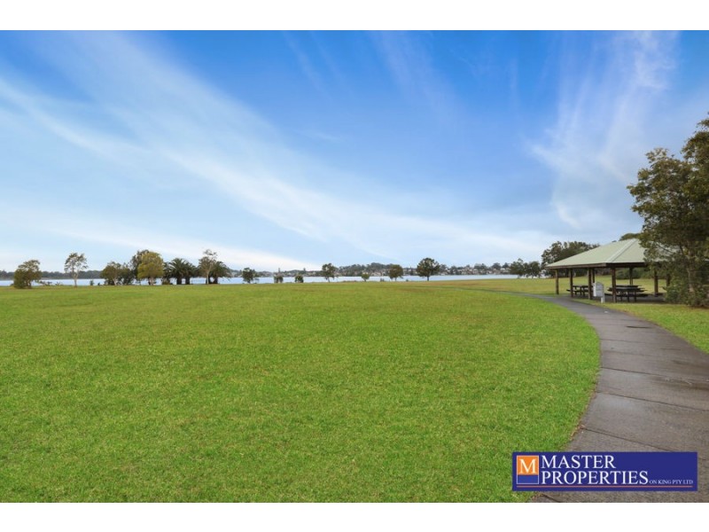 210 Northcliffe Drive, Warrawong NSW 2502