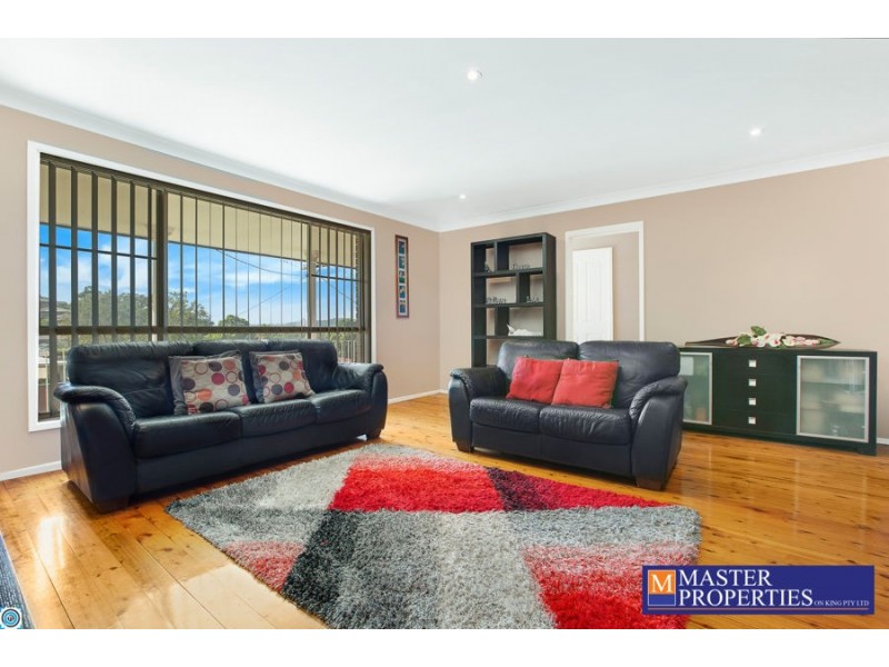 77 Bruce Street, Unanderra NSW 2526
