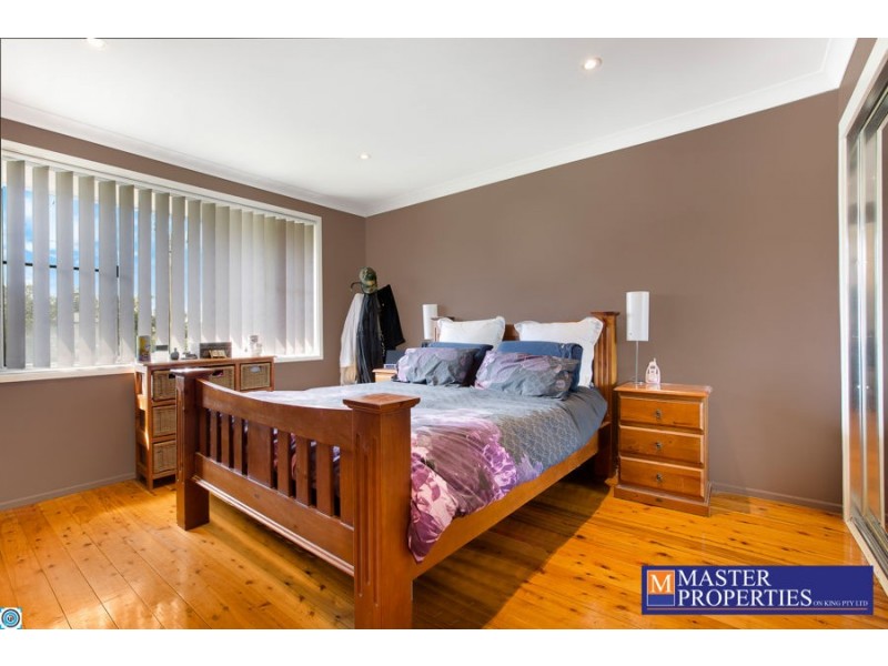 77 Bruce Street, Unanderra NSW 2526