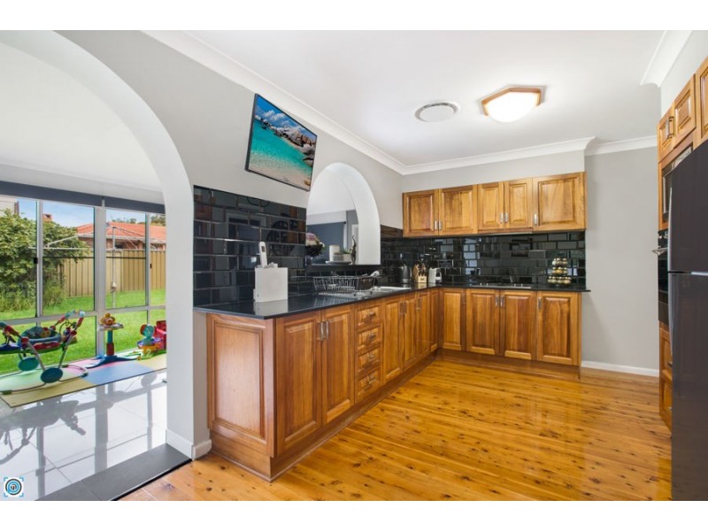 68 The Esplanade, Oak Flats NSW 2529