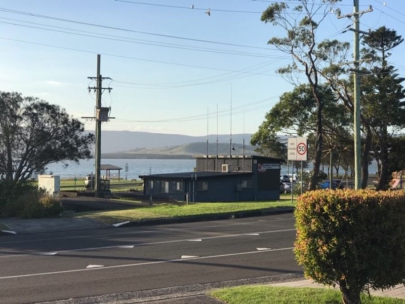 68 The Esplanade, Oak Flats NSW 2529