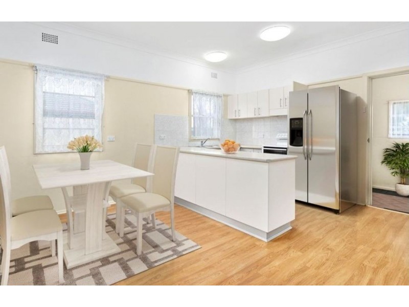 18 Hoskins Avenue, Warrawong NSW 2502