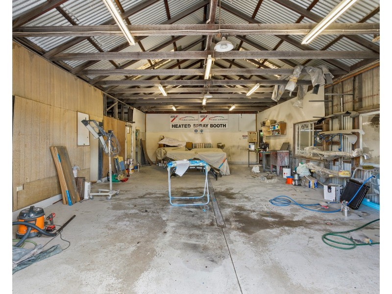 95 Gladstone Avenue, Coniston NSW 2500