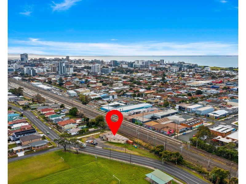 95 Gladstone Avenue, Coniston NSW 2500