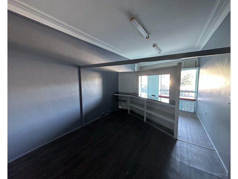2/130 Gladstone Avenue, Coniston NSW 2500