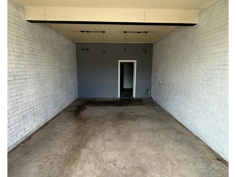 1/27 Bridge Street, Coniston NSW 2500