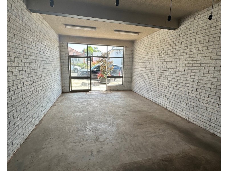 1/27 Bridge Street, Coniston NSW 2500