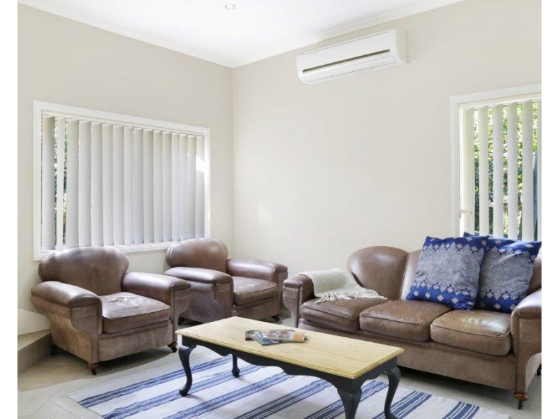 2/3A Highway Avenue, West Wollongong NSW 2500