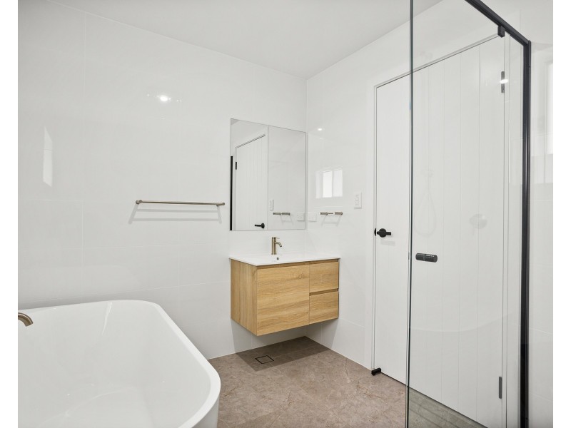 8b Coolgardie Street, East Corrimal NSW 2518