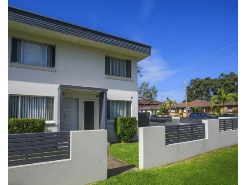 2/16 Railway Street, Corrimal NSW 2518