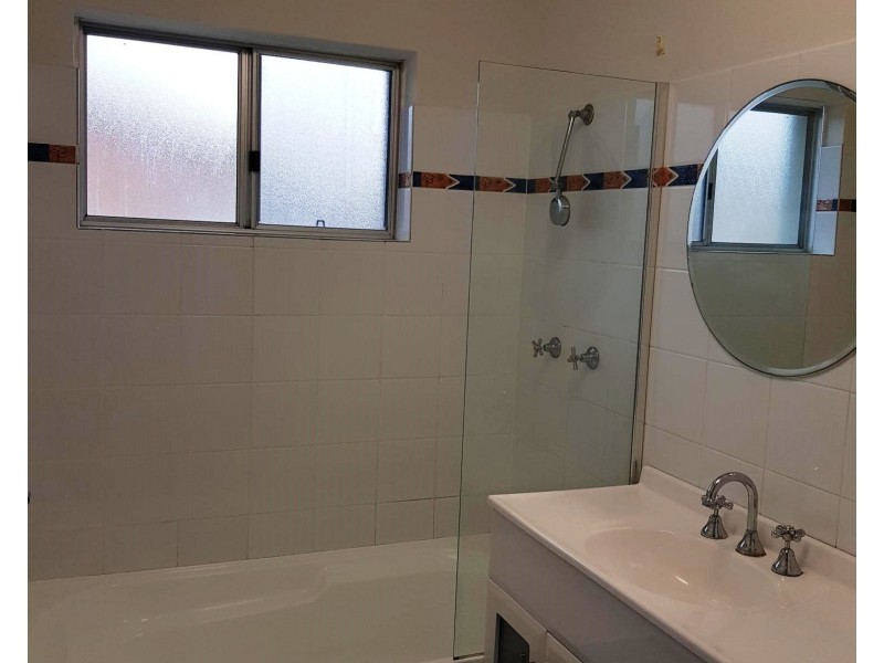 2/16 Railway Street, Corrimal NSW 2518