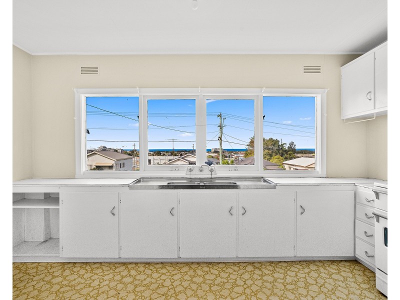 66 Gladstone Avenue, Wollongong NSW 2500