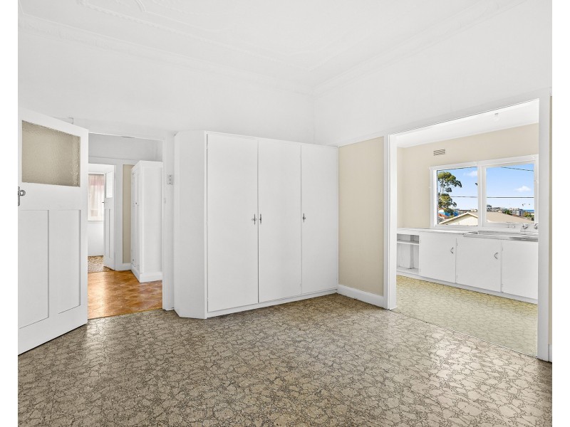 66 Gladstone Avenue, Wollongong NSW 2500