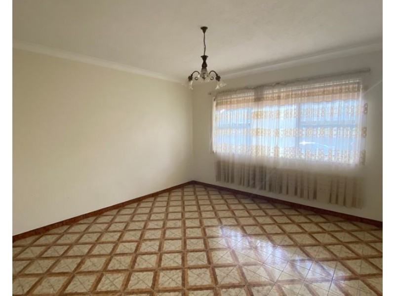 4 Milne Crescent, Coniston NSW 2500