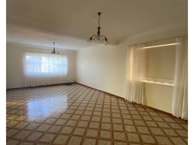 4 Milne Crescent, Coniston NSW 2500