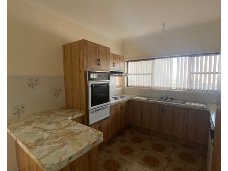 4 Milne Crescent, Coniston NSW 2500