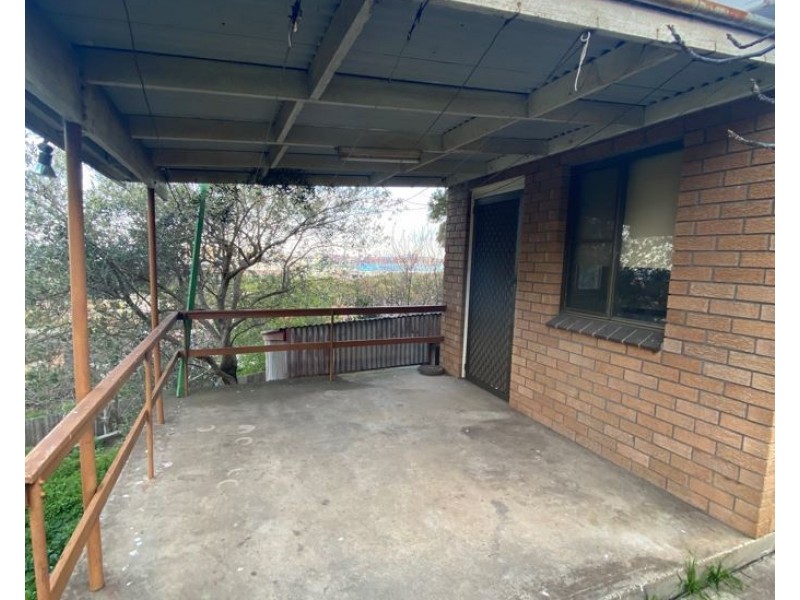 4 Milne Crescent, Coniston NSW 2500