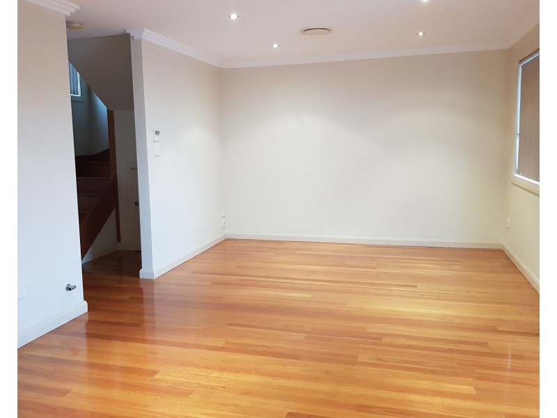 1/39 Heaslip Street, Coniston NSW 2500