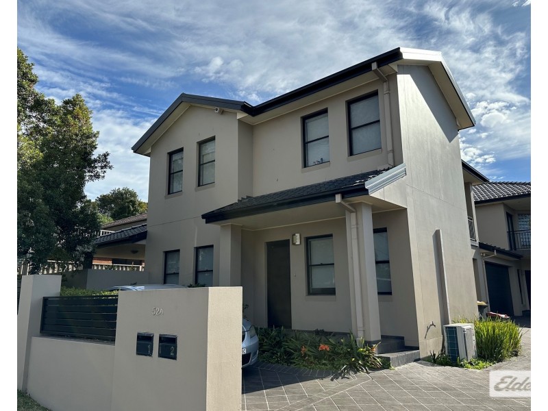 1/52A Bridge Street, Coniston NSW 2500