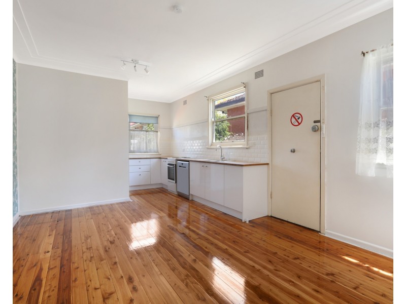 14 Thurston Crescent, Corrimal NSW 2518