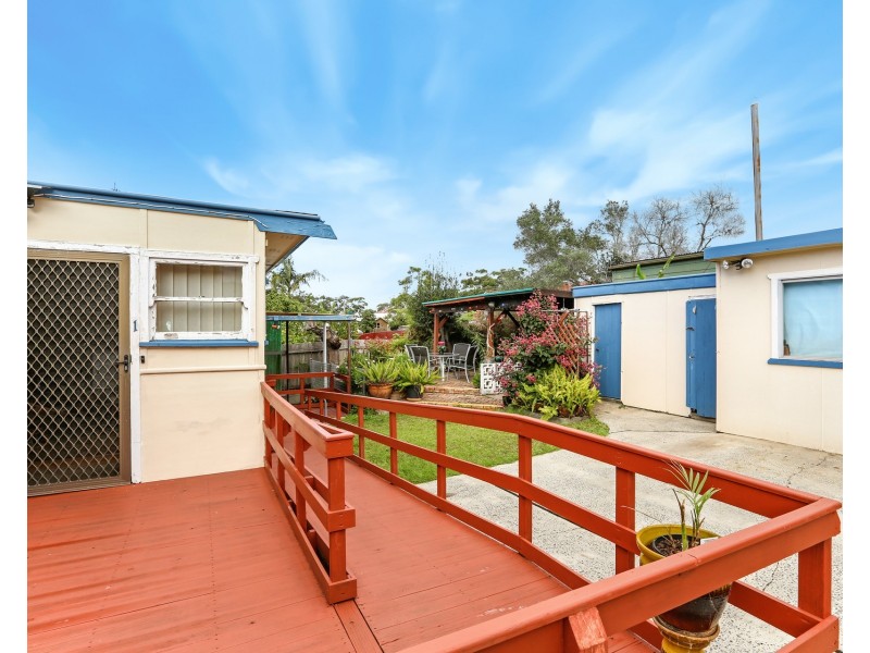 14 Thurston Crescent, Corrimal NSW 2518