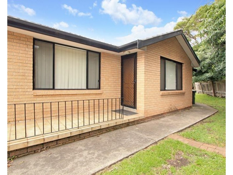 2/37 Kingsley Drive, Lake Heights NSW 2502