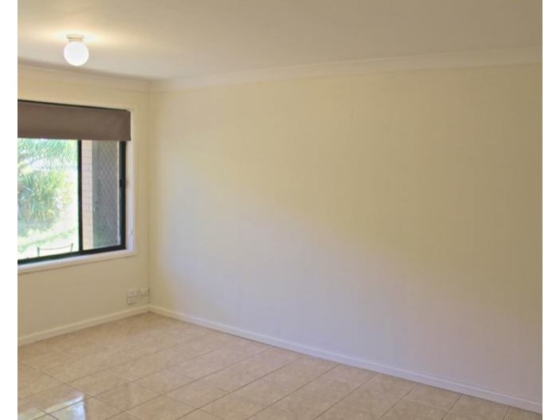 2/37 Kingsley Drive, Lake Heights NSW 2502