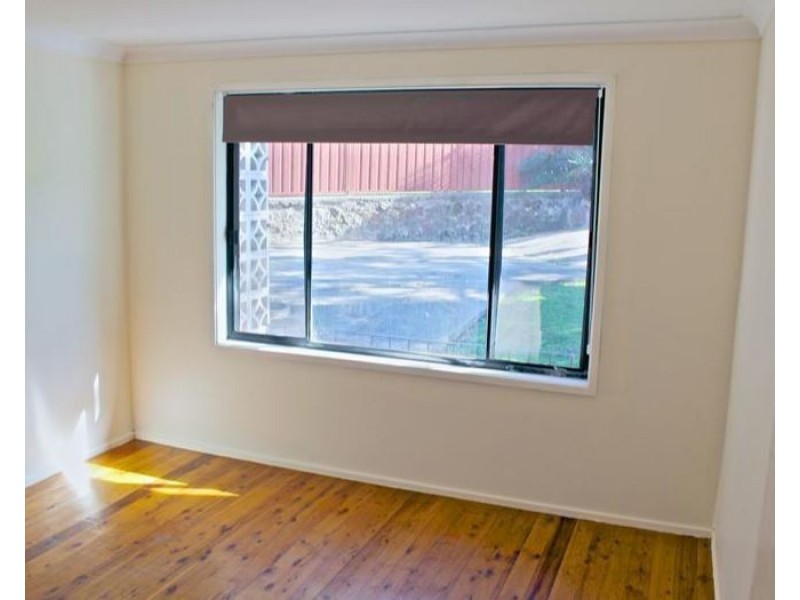 2/37 Kingsley Drive, Lake Heights NSW 2502