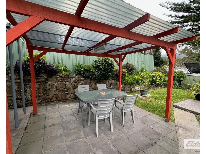 8 Lamerton Drive, Figtree NSW 2525