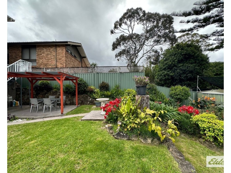 8 Lamerton Drive, Figtree NSW 2525
