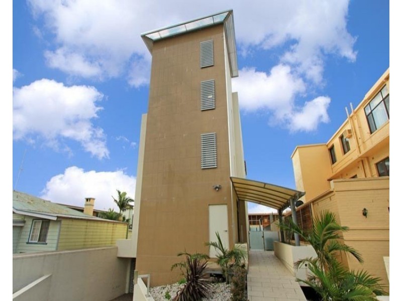 1/32 Bourke Street, North Wollongong NSW 2500