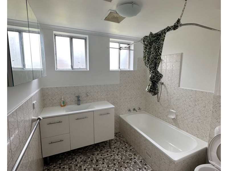 1/15 Gilmore Street, West Wollongong NSW 2500