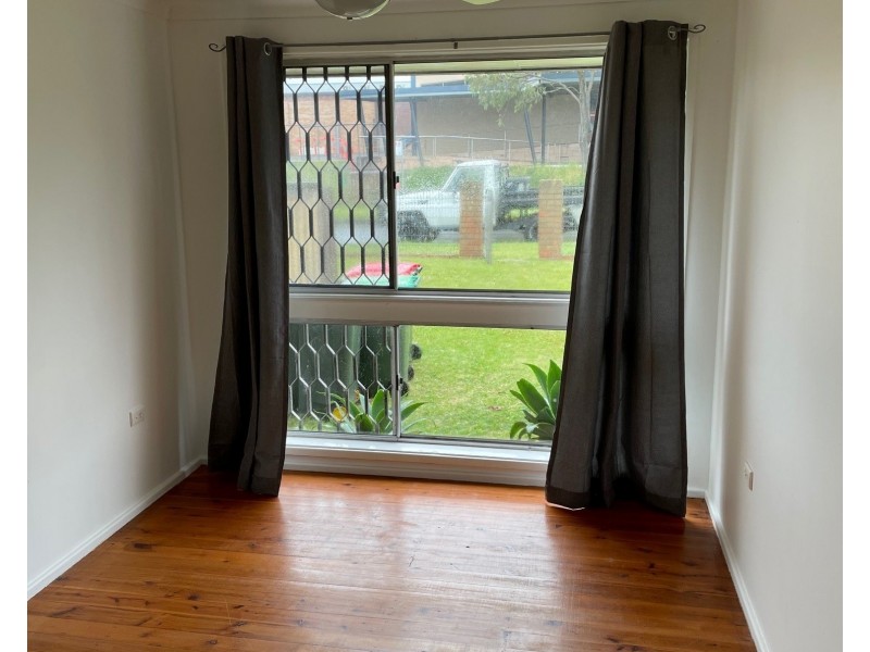 7 Captain Cook Drive, Barrack Heights NSW 2528