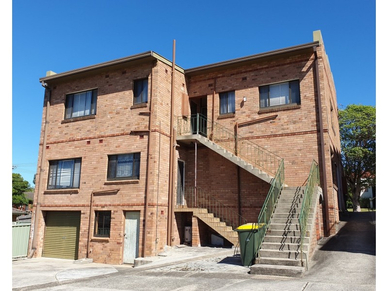 2/43 Yellagong Street, West Wollongong NSW 2500