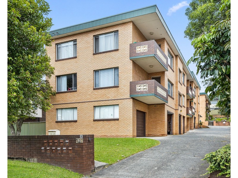 3/10 Myrtle Street, Coniston NSW 2500