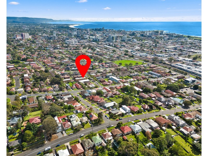 3/10 Myrtle Street, Coniston NSW 2500