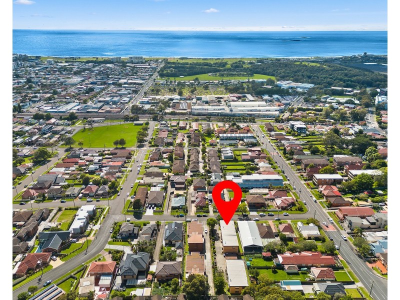 3/10 Myrtle Street, Coniston NSW 2500
