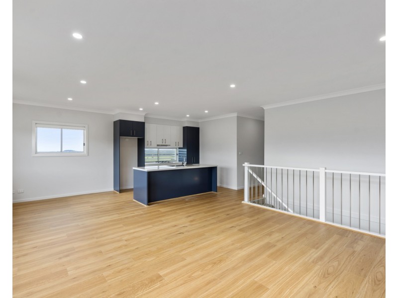 38 Oak Farm Road, Calderwood NSW 2527