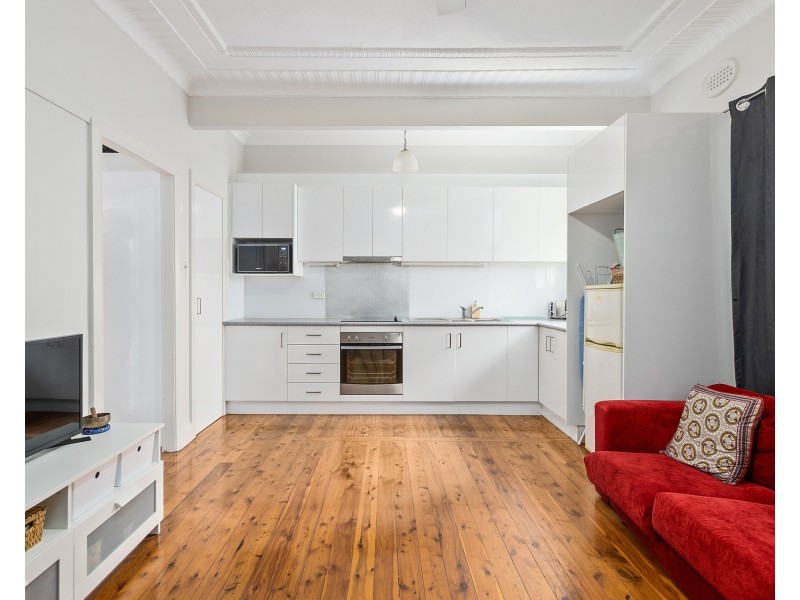 6 Mangerton Road, Wollongong NSW 2500